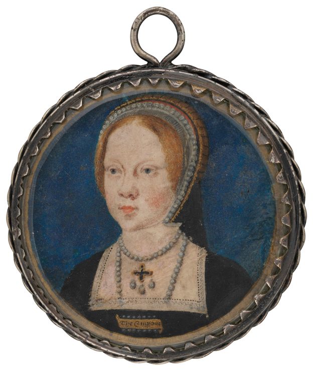 Watercolour. A rosy-cheeked, pale-skinned girl wears an upside-down U-shaped headdress over red hair. Her blue eyes are wide-set, and her pink lips pursed. She wears a black dress with a square neckline and pearl necklaces. The portrait is in a round frame.